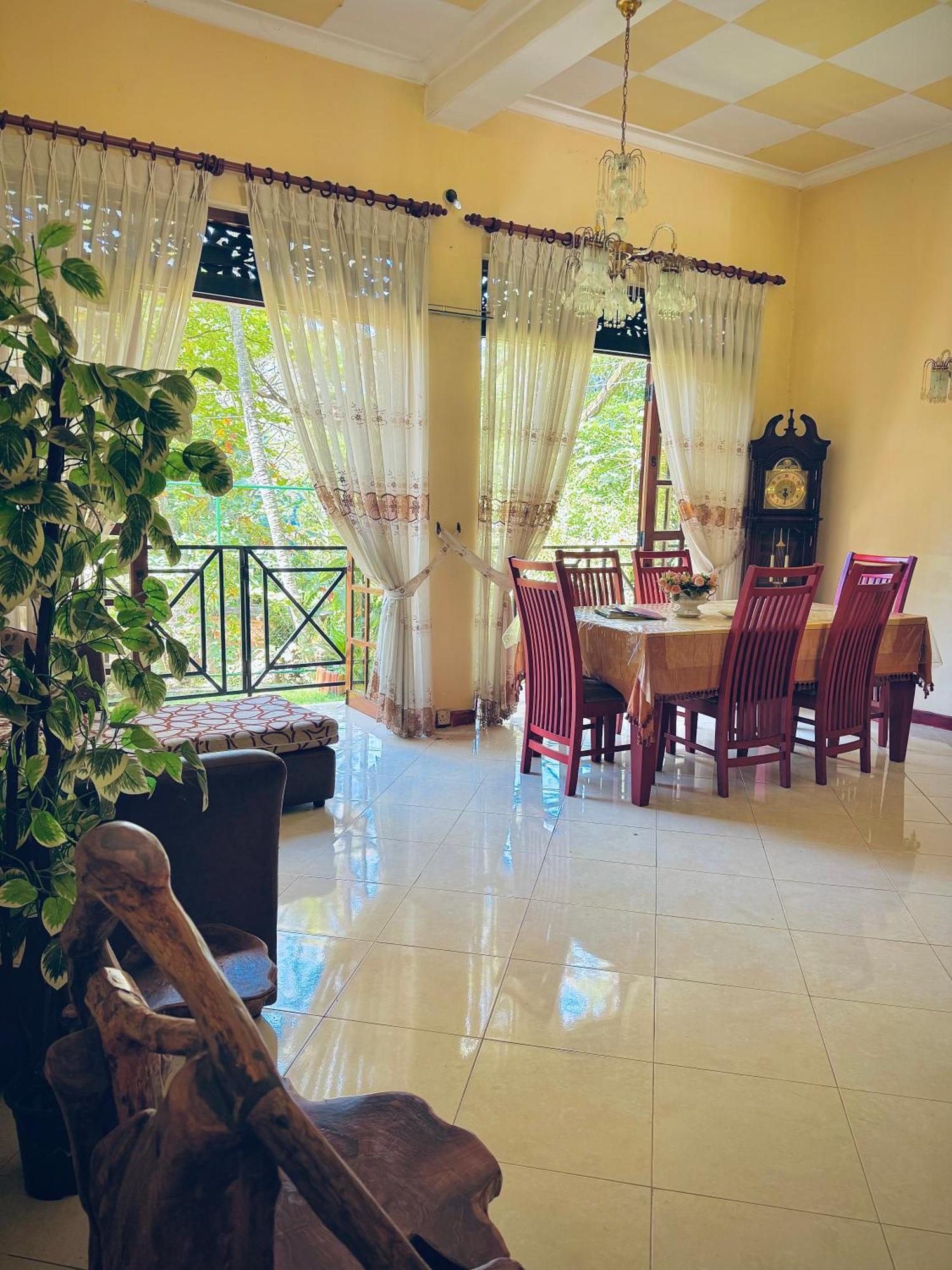Mahaweli View Bungalow Kandy Exterior photo